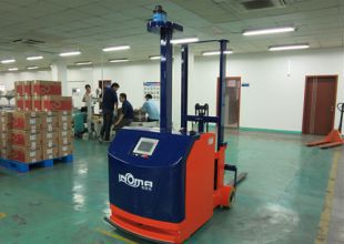 依諾瑪攜全體員工祝大家新年快樂，身體健康，工作順利